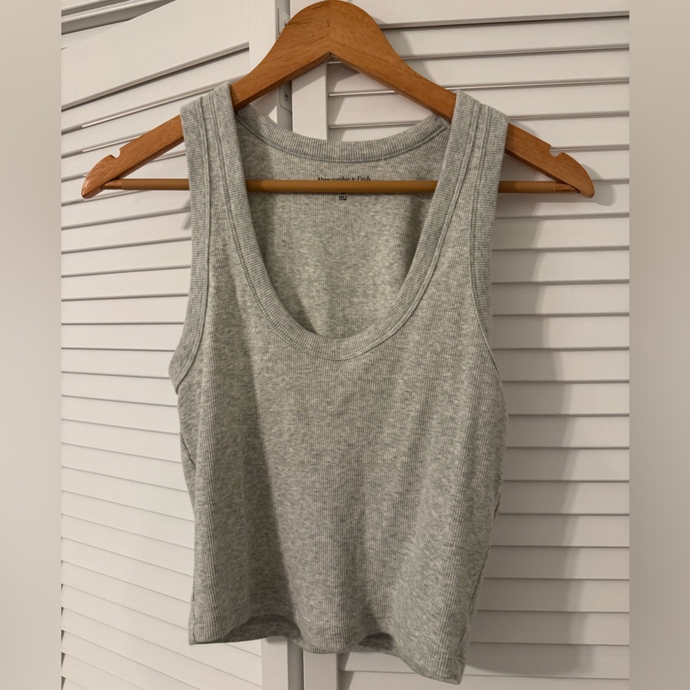 Abercrombie & Fitch Essential Scoopneck Tank